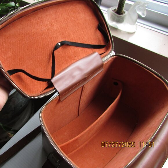 Vintage hard body camera carrier - Picture 4 of 6